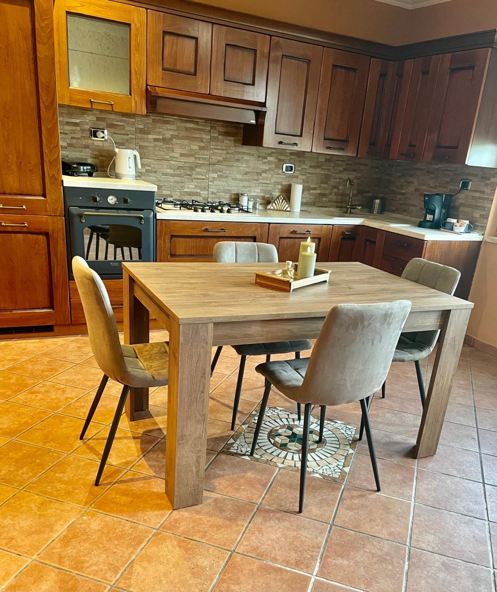 Tiburtina Valley House